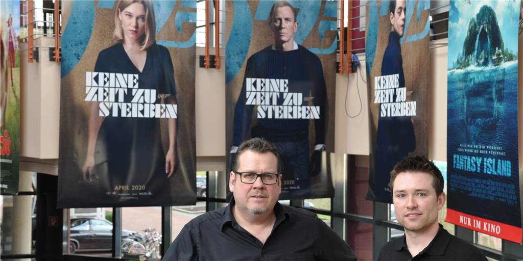 Neuer James Bond soll endlich am 30. September starten - auch in Lünen Am 30. September soll nun endlich der neue James Bond-Film „Keine Zeit zu sterben" anlaufen. Natürlich auch in der Cineworld, so Betreiber Lutz Nennmann (l.) und Max Biela, Assistent der Geschäftsführung.