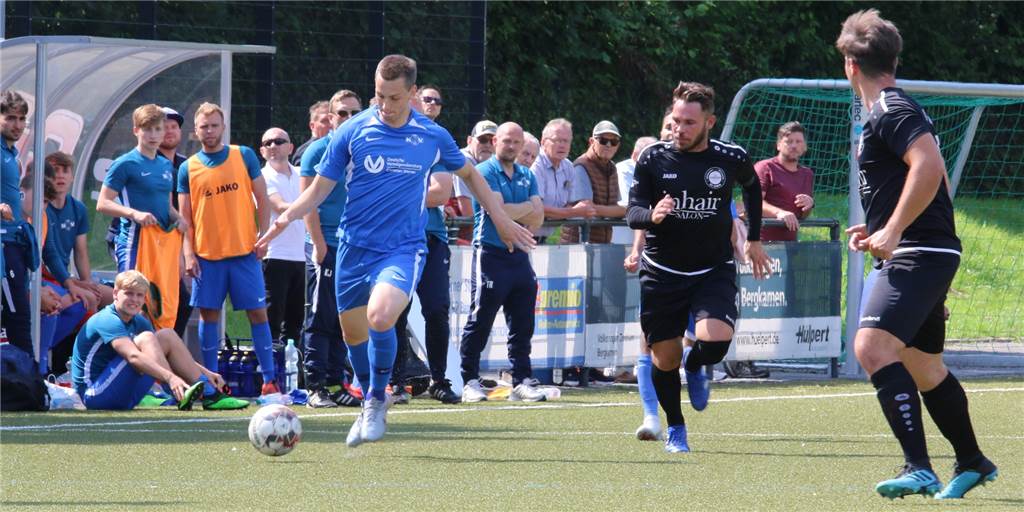 Transfer-Coup in Sicht? Ex-BVB-Profi besucht Testspiel des Königsborner SV Der Königsborner SV besiegte am Sonntag locker den VfL Kamen mit 9:1, was auch ein Ex-Profi beobachtete.