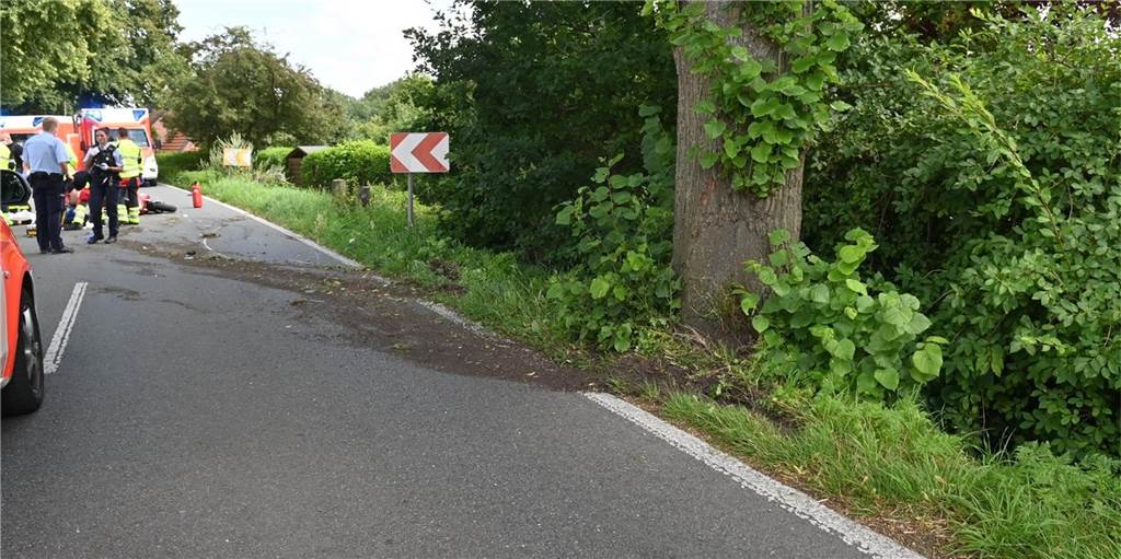 Ermittlungen zu tödlichem Motorradunfall in Haltern dauern an Der Motorradfahrer verstarb noch am Unfallort.