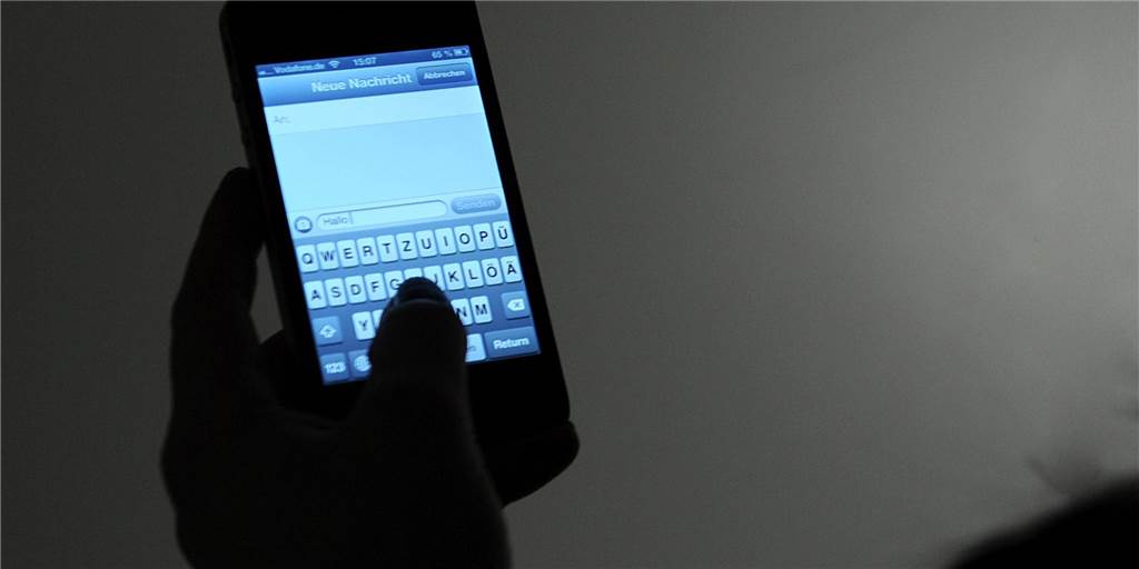 Sex-Tape: Ahauser filmt sich mit der Freundin – aber ohne deren Zustimmung Sexuelle Handlungen mit seiner Partnerin filmte ein Ahauser mit dem Handy. Das wollte diese nicht und bat ihn, die Aufnahmen zu löschen. Der Fall landete nun vor Gericht.