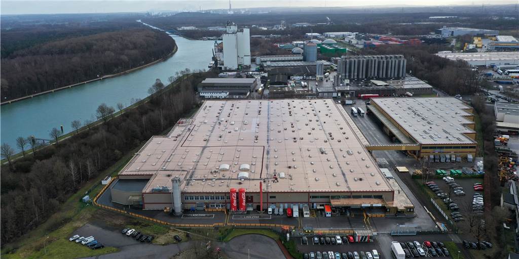 Dorstener Firma gibt Mitarbeitern für Impfung einen freien Tag Einen freien Tag, bietet der Betrieb von Coca Cola in Dorsten seinen Mitarbeitern, die sich impfen lassen. "Die Geschäftsführung möchte so von der Corona-Impfung überzeugen", sagt Christian Breitkreuz.