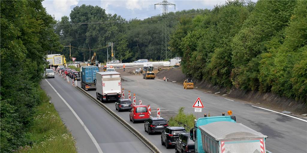 Unbekannte legten Ampel an B236/B54 in Lünen lahm: Defekt repariert Unbekannte legten Ampel an B236/B54 in Lünen lahm: Defekt repariert