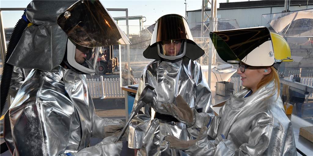 Aurubis in Lünen: Großer Arbeitgeber geht neue Wege bei der Ausbildung Beim Kupferrecycling-Unternehmen Aurubis lernen junge Leute das Schweißen in Zukunft virtuell.