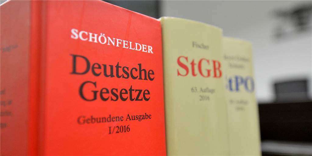 2500 Euro „Schweigegeld“ waren verlockend, doch der Plan ging nicht auf Auch ein Geständnis bewahrte einen damals 20-Jährigen nicht davor, dass er mit einer Geldauflage sanktioniert wurde. Das Gericht wies dem Ahaus eine gewisse Mittäterschaft bei der Vortäuschung einer Straftat nach.