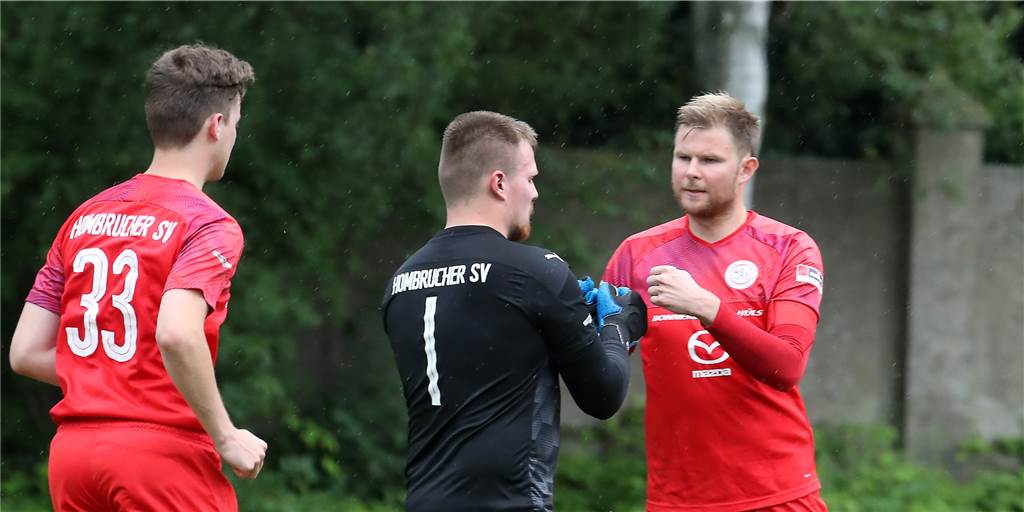 Platzverweis, Rudelbildung, umstrittener Elfmeter im Duell zwischen Hombruch und Holzwickede Hombrucher SV hat gegen den Holzwickeder SC gespielt.