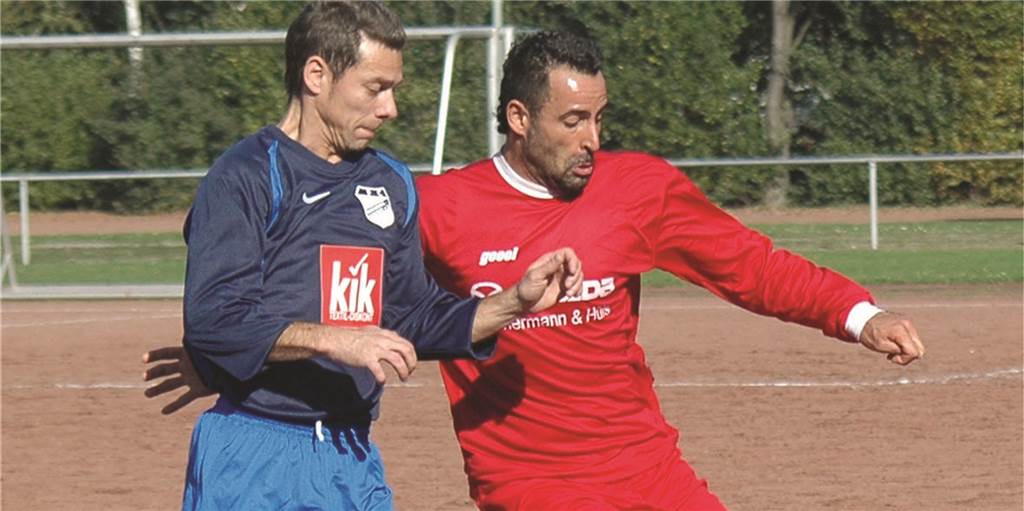 Personal-Hammer: 52-Jähriger startet bei Dortmunder Amateurfußball-Klub wieder durch 52 Jahre ist der Fußballer, der sein Comeback gefeiert hat, mittlerweile alt. Dieses Foto des Spielers ist von 2007.