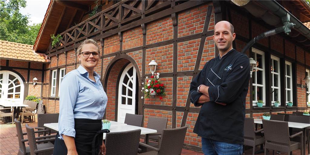 Der Forellenhof öffnet wieder: Matthias Konert übernimmt von Bruder Klaus Katharina und Matthias Konert sind die neuen Pächter der Gaststätte Forellenhof.
