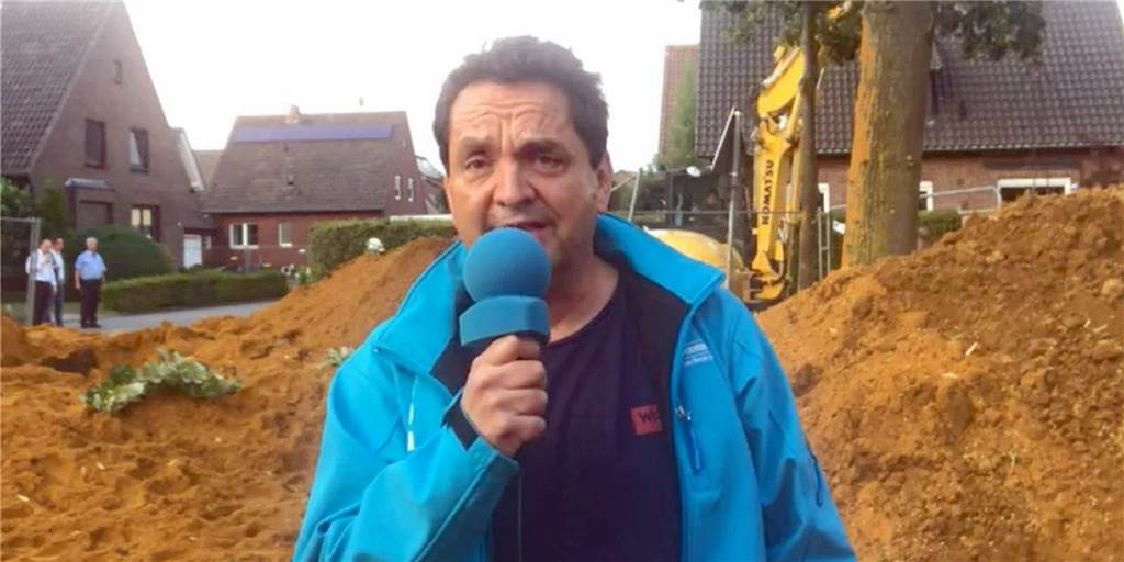 Re-live: Altendorf-Ulfkotte nach der Bombensprengung (mit Video) Die Sprengung der Weltkriegsbombe war erfolgreich, es gab nach ersten Informationen keine größeren Schäden vor Ort.