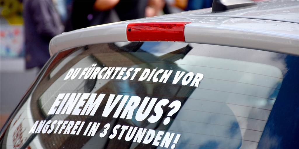 Liebe Corona-Skeptiker, wir müssen da alle durch - leider! Corona-Skeptiker am vergangenen Samstag bei einem Treffen in Stadtlohn.
