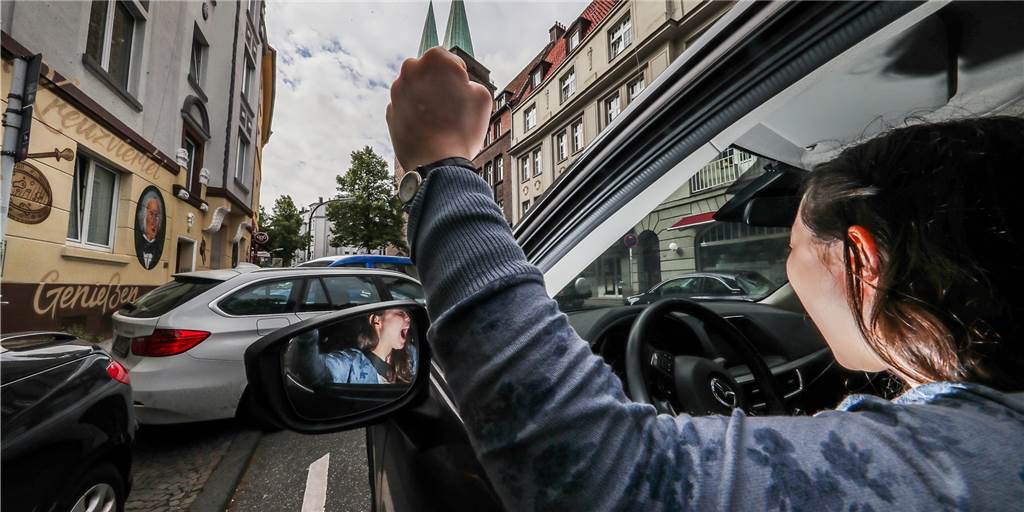 Baut im Kreuzviertel endlich mehr Garagen für den Autoverkehr Baut im Kreuzviertel endlich mehr Garagen für den Autoverkehr