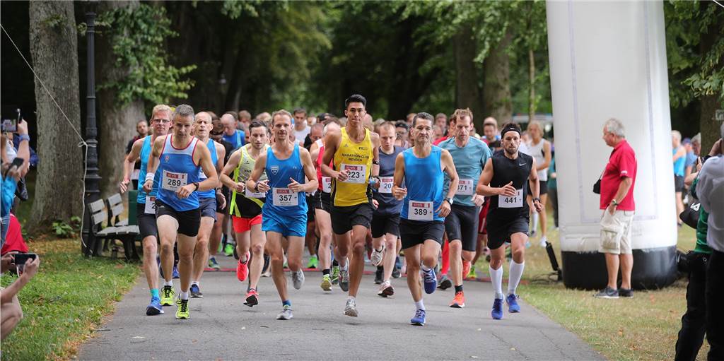 „Schweinehund besiegen“: Wie man einen Halbmarathon schafft - und was Anfänger beachten müssen Bevor Läufer bei einem Halbmarathon an den Start gehen, sollte ein strikter Trainingsplan durchgezogen werden.