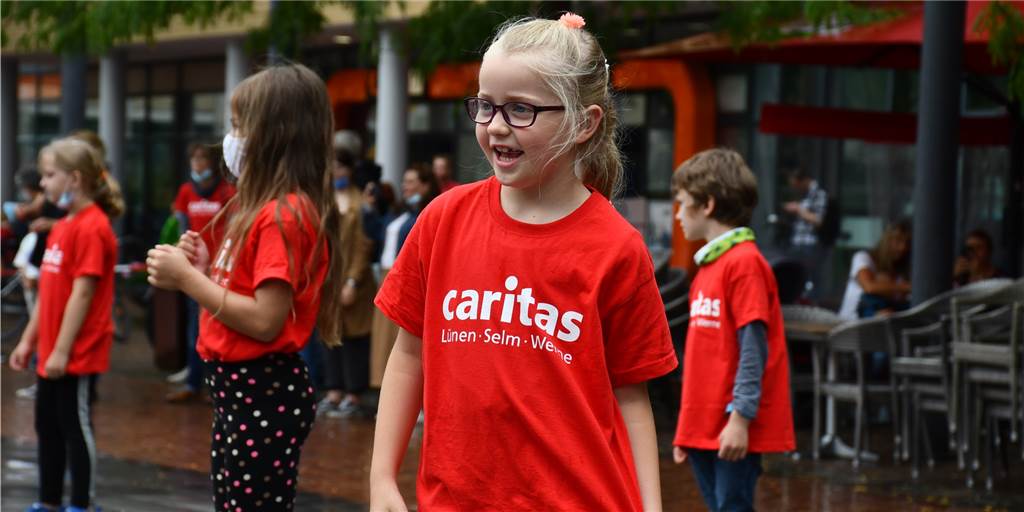 Re-Live vom Lüner Marktplatz: 70 Kinder führten einstudierten Tanz auf Re-Live vom Lüner Marktplatz: 70 Kinder führten einstudierten Tanz auf