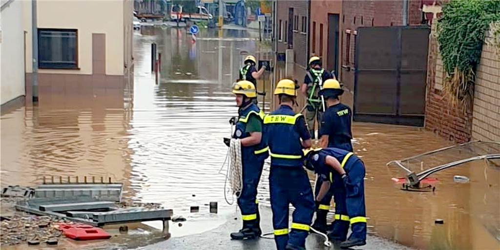 THW Ahaus rückt auch drei Wochen nach der Flut ins Hochwassergebiet aus Menschenrettung und Evakuierung waren die ersten Aufgaben der Ahauser THW-Helfer im Katastrophengebiet im Ahrtal. Inzwischen haben sich die Aufgaben verändert. Doch es bleibt noch viel zu tun. Just am Freitagabend sind Ahauser Helfer wieder in den Einsatz ausgerückt.