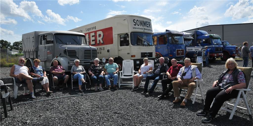 Viele Bilder aus Stadlohn: Umgebaute Lkw bieten was das Herz begehrt Viele Bilder aus Stadlohn: Umgebaute Lkw bieten was das Herz begehrt