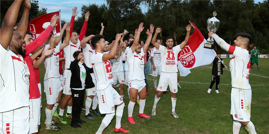 Highlights: Türkspor gewinnt den Hecker-Cup, schwere Verletzungen beim BSV Schüren Highlights: Türkspor gewinnt den Hecker-Cup, schwere Verletzungen beim BSV Schüren