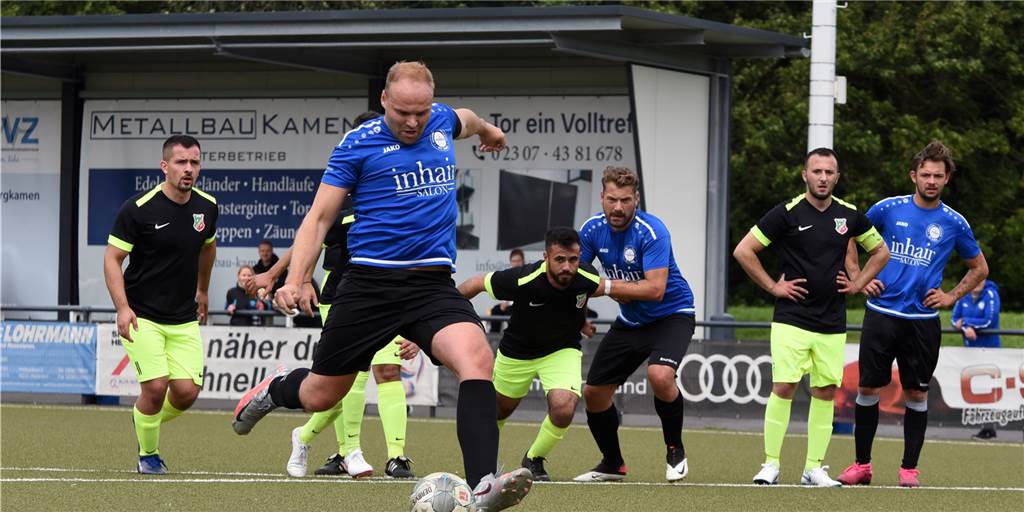 Der sechsfache Sener: B-Ligist Fröndenberg schießt VfL Kamen II im eigenen Stadion böse ab Martin Schmelzer traf für den VfL Kamen II zwar doppelt vom Punkt, konnte die böse Pleite gegen den SC Fröndenberg-Hohenheide nicht verhindern.