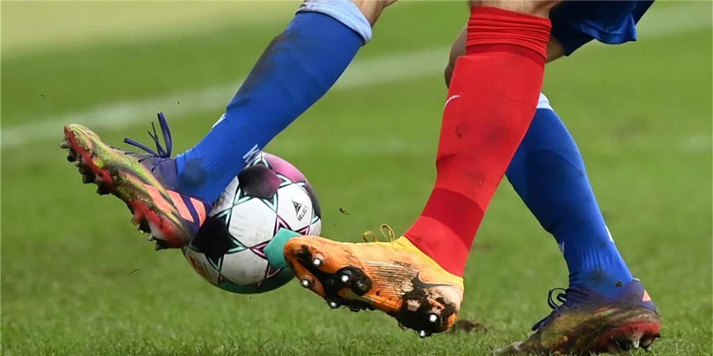 BVH Dorsten macht es im Testderby deutlich Fußballerbeine