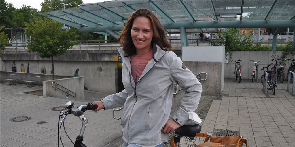 Bahn-Streik: Lüner Pendler haben nur wenig Verständnis Britta Kitanoff (41) pendelt täglich nach Dortmund zur Arbeit und findet den angekündigten Bahn-Streik "ungünstig".