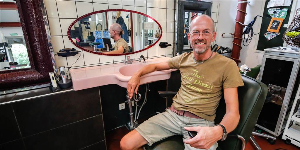 Haarschnitt nur noch mit 3-G: „Wir rechnen mit einem Umsatzeinbruch“ Friseur Frank Griewel rechnet nicht damit, dass er durch die geplante Beschlussvorlage viele Stammkunden verlieren würde.