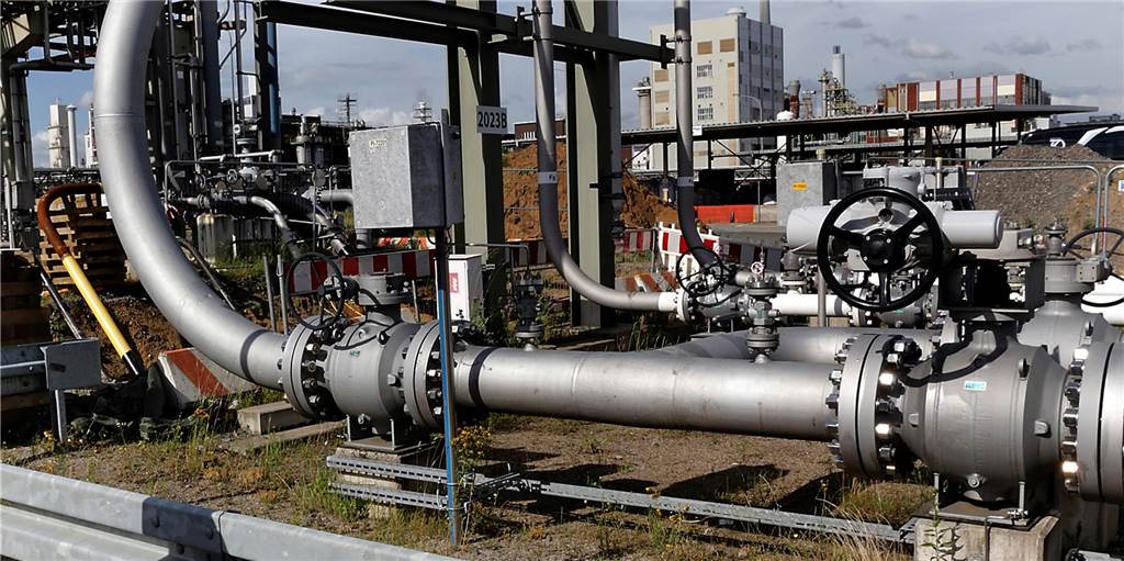Nur ein paar Rohre: An dieser Schnittstelle kommt der grüne Wasserstoff im Marler Chemiepark an.