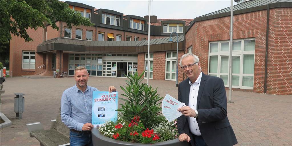 Corona: Nach einem Jahr Pause gibt es endlich wieder Kultur in Schermbeck Im Auftrag der „Schermbecker Landhelden“ laden Mike Rexforth und Marcell Oppenberg (v.l.) zu einem dreitägigen Musik-Wochenende im September ein. Am dritten Tag ist Schermbeck Gastgeber der Veranstaltung „Kultursommer Kreis Wesel“.