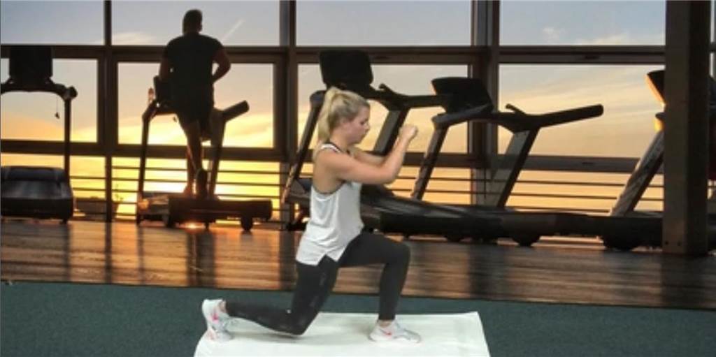 Ganzkörper-Workout: In diesem Zirkeltraining nehmen wir alle Muskeln mit In dieser Fit mit Caro-Folge zeigt Carolin West ein Ganzkörper-Workout.