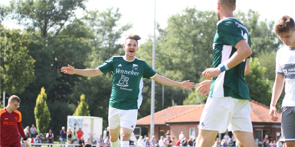 „Macht einfach Spaß“: FC Nordkirchen besiegt sogar einen Westfalenligisten Joachim Mrowiec (l.) traf auch gegen den TuS Hiltrup.