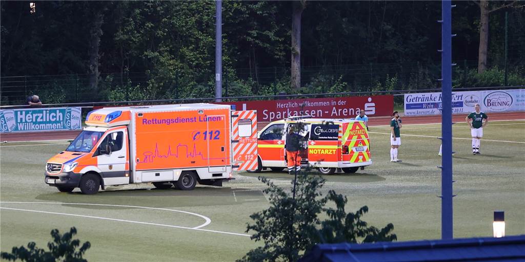 Bruch im Fußgelenk: SG Selm gegen RW Unna endet für einen Spieler im Krankenhaus Beim Spiel zwischen der SG Selm und RW Unna kam am Donnerstag ein Spieler ins Krankenhaus.