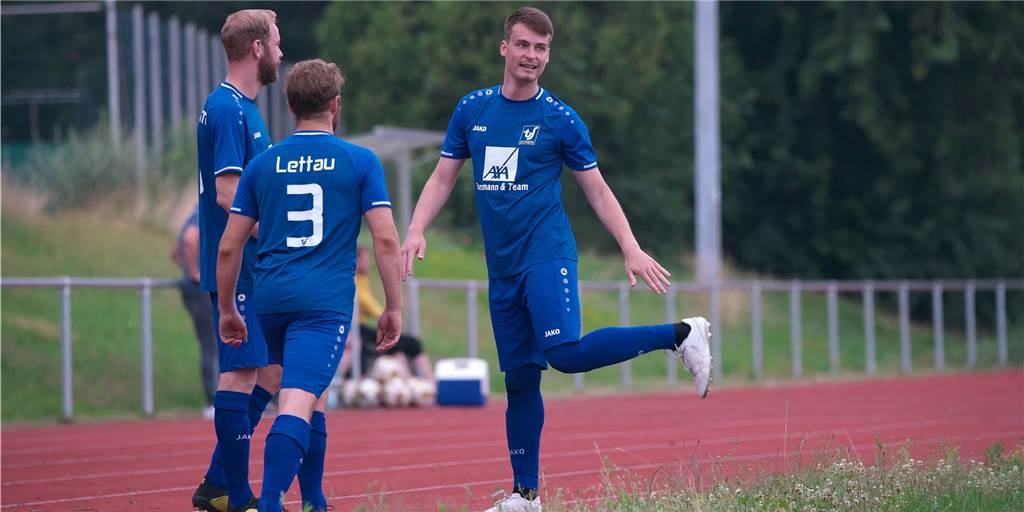 Plogmakers Auswechslung nach nur fünf Minuten „tut natürlich besonders weh“ Kevin Plogmaker (r.) musste im Derby gegen Concordia Flaesheim bereits nach wenigen Minuten ausgewechselt werden.
