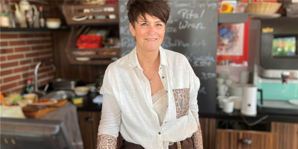 Röstbrot im Café Kichererbse: klein, scharf, macht satt Seit über einem Monat führt Petra Schröder-Buchaly das Café Kichererbse mit ihrer Tochter Nadine Schröder.