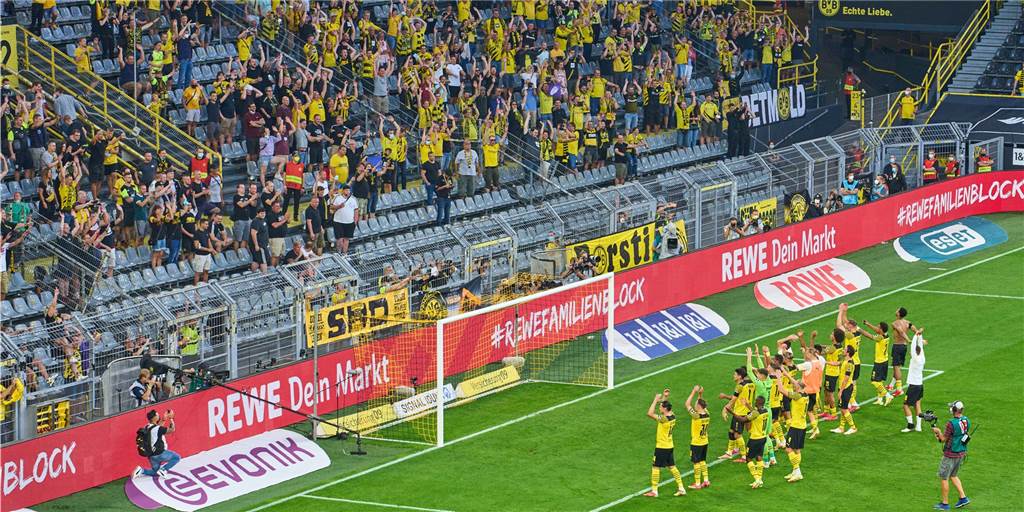 Das Armband ebnet den Weg: So lief die Rückkehr der BVB-Fans ins Stadion Das Armband ebnet den Weg: So lief die Rückkehr der BVB-Fans ins Stadion
