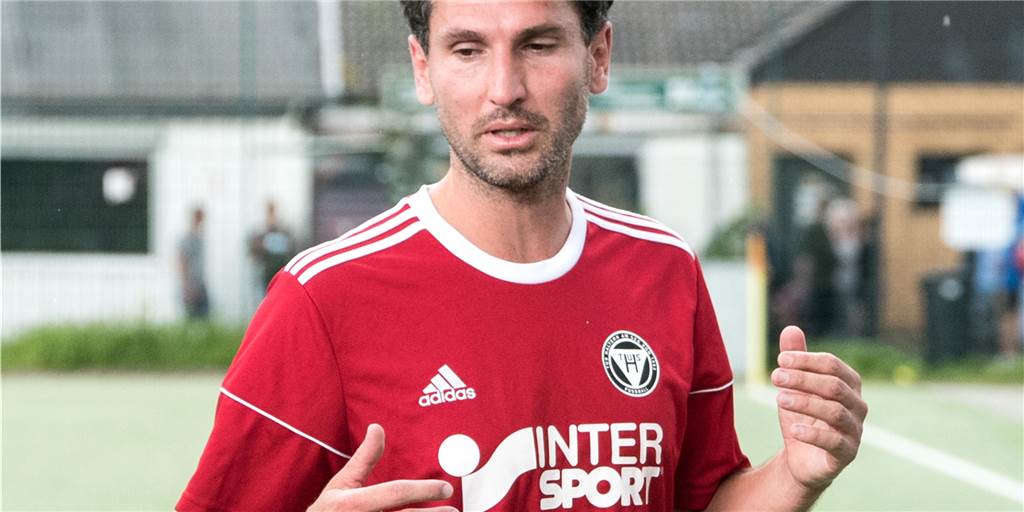 „Wirklich nicht gut“: Der TuS Haltern tut sich gegen B-Ligisten schwer Traf im Kreispokal-Spiel gegen Kültürspor Datteln selbst: TuS-Trainer Sebastian Amendt.