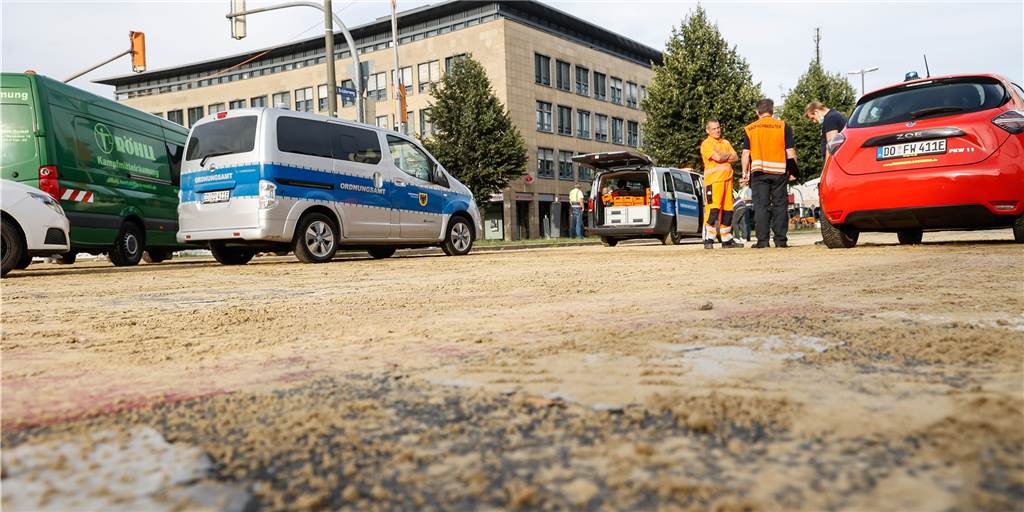 Video: Einsatzleiter ziehen eine erste Bilanz zur Bombenentschärfung