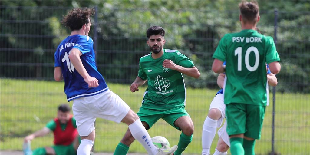 Spannender geht´s nicht: Duell der Kreisliga-Rivalen endet im Elfmeterschießen Serkan Gül (links) und der VfL Kamen setzten sich beim PSV Bork eindrucksvoll durch.
