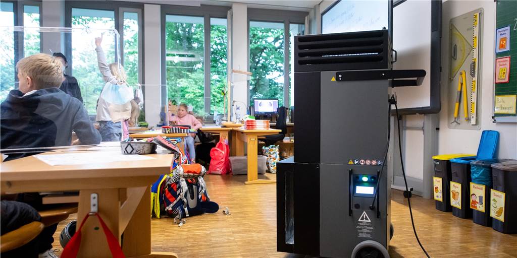 In der Diskussion um Präsenzunterricht sind immer wieder Luftfilter als Lösung im Gespräch. In Dortmund wird es sie zum Schulstart in knapp drei Prozent der Klassenräume geben. 