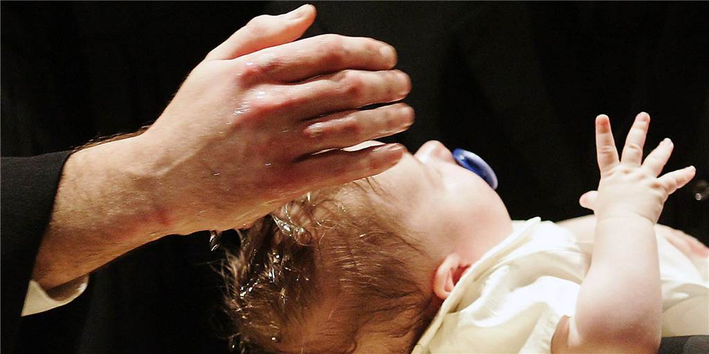 Mehr Termine für Taufen in Werne: „Wir versuchen, der Anfragen Herr zu werden“ In Werne werden derzeit viele Kinder getauft. Dabei sind einige Mädchen und Jungen deutlich jünger als bei Taufen üblich ist.