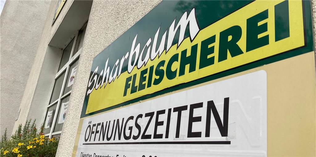 Scharbaum in Lünen: Die drei Wochen bis zum Aus nach dem Mecke-Skandal Dass Schild mit den Öffnungszeiten hat seine Bedeutung verloren. Die Metzgerei auf dem Roggenmarkt Ist geschlossen.