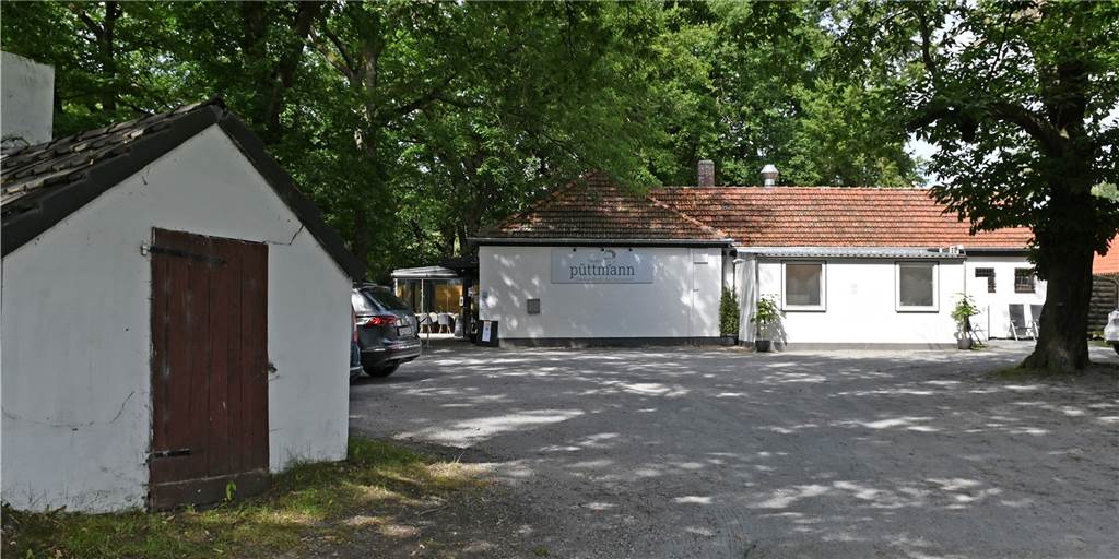 Püttmann-Überfall: Nachbar alarmierte die Polizei nach Hilferufen Der Tatort: Auf dem Parkplatz hinter seinem Restaurant wurde Thomas Püttmann in der Nacht zu Sonntag überfallen.