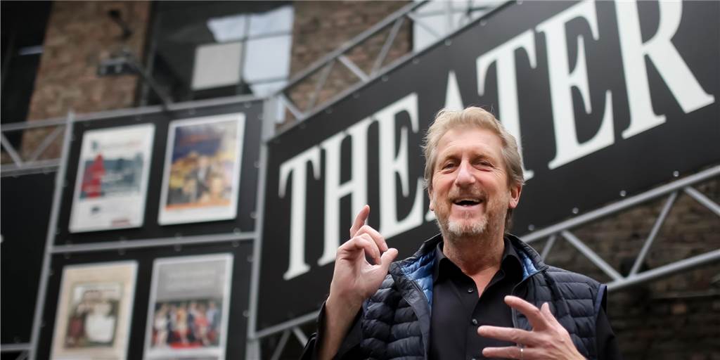 Fletch Bizzel-Streit: Schaden für die gesamte Kulturszene der Stadt Horst Hanke-Lindemann, Gründer des Theater Fletch Bizzel und Ruhrhochdeutsch-Chef, ist durch die Kündigung zweiter Mitarbeiter in die Kritik geraten.