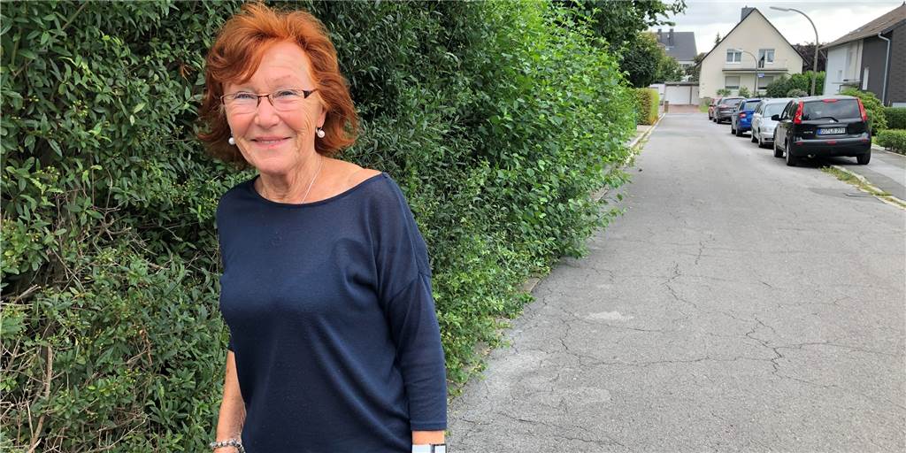 Angelika Faure aus Scharnhorst soll nun auch für diese Wegstrecke an der Werdauer Straße Straßenreinigungsgebühren zahlen. Sie hält die dafür veranschlagte Strecke für viel zu lang