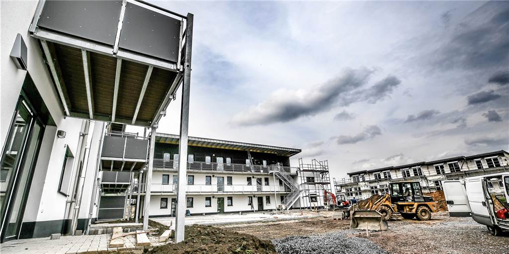 In Dortmund wurden Immobilien für fast eine Milliarde Euro verkauft Wie hier an der Schüruferstraße am Phoenix-See ist in Dortmund in den vergangenen viel Bauland bebaut werden. Jetzt sind vor allem unbebaute Grundstücke für Ein- und Zweifamilienhäuser knapp.