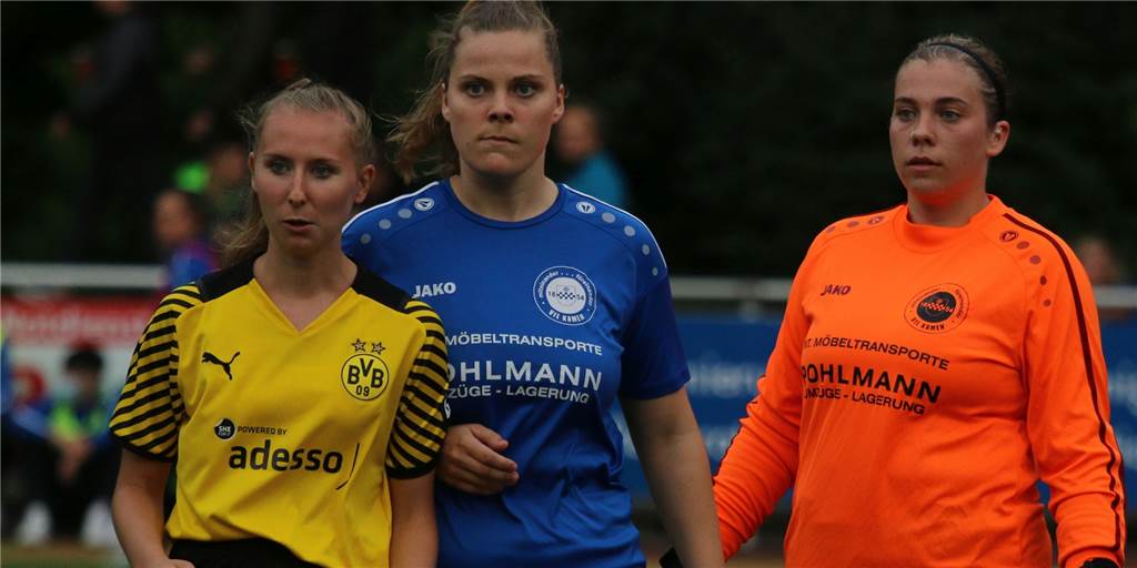 Kamens Torfrau Alina Grod im Video: „Bei Borussia zu spielen, ist für jeden ein Traum“ Alina Grod (rechts) ist Torfrau beim VfL Kamen und stand die erste Halbzeit im Testspiel gegen den BV Borussia Dortmund zwischen den Pfosten.