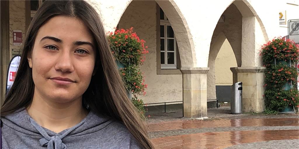 Nach der Flucht aus der Türkei: 17-Jährige beste Realschülerin in NRW Zeynep Sakartepe wechselte nach dem Realschulabschluss mit der Note 1,0 jetzt zum Joseph-König-Gymnasium.