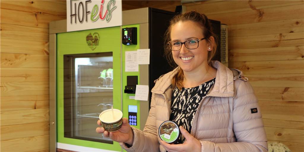 Bettina Hueske verwirklicht Traum: Eis vom Bauernhof aus eigener Produktion Mit zunächst sieben Sorten Eis startet Bettina Hueske das Projekt „Bettina’s Hofkonfetti“. Das Konzept des Hofladens möchte die Südlohnerin ständig weiterentwickeln.