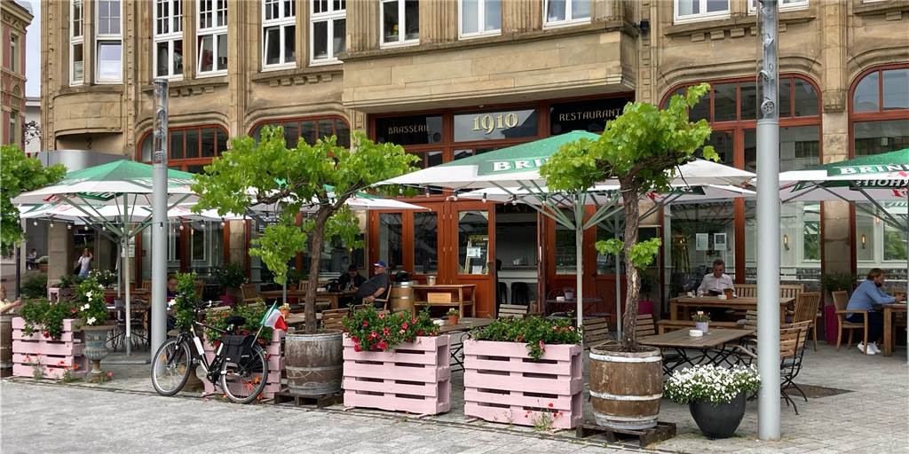 Kontaktverfolgung abgeschafft: Castrop-Rauxeler Gastronomen sind froh Das 1910 in Castrop-Rauxel am Marktplatz. Auch hier muss man seine Kontaktdaten nicht mehr angeben.