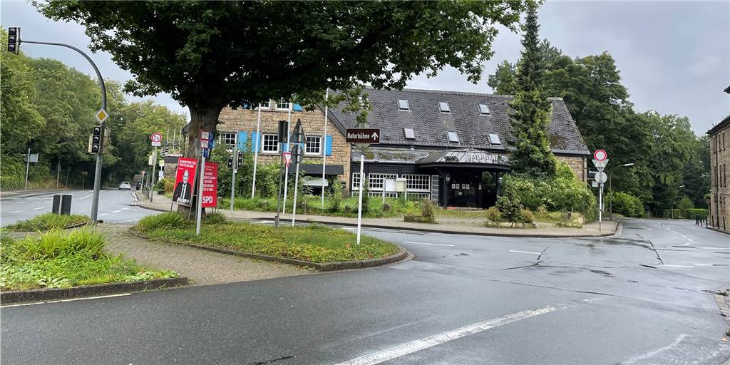 Syburg – der vergessene Stadtteil: „Hier geht alles den Bach runter“ Am Landhaus Syburg geht es über die Hohensyburgstraße hoch zur Spielbank.
