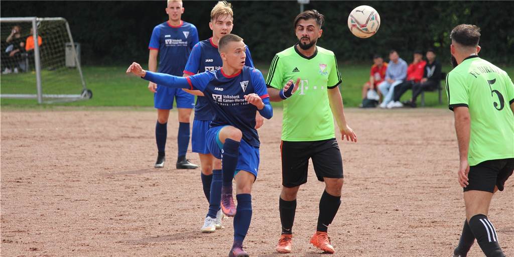 Viele Bilder: Die besten Fotos vom Kreispokal-Sieg der Werner SC über Birati Club Münster Colin Lachowicz setzte sich mit dem Werner SC durch.