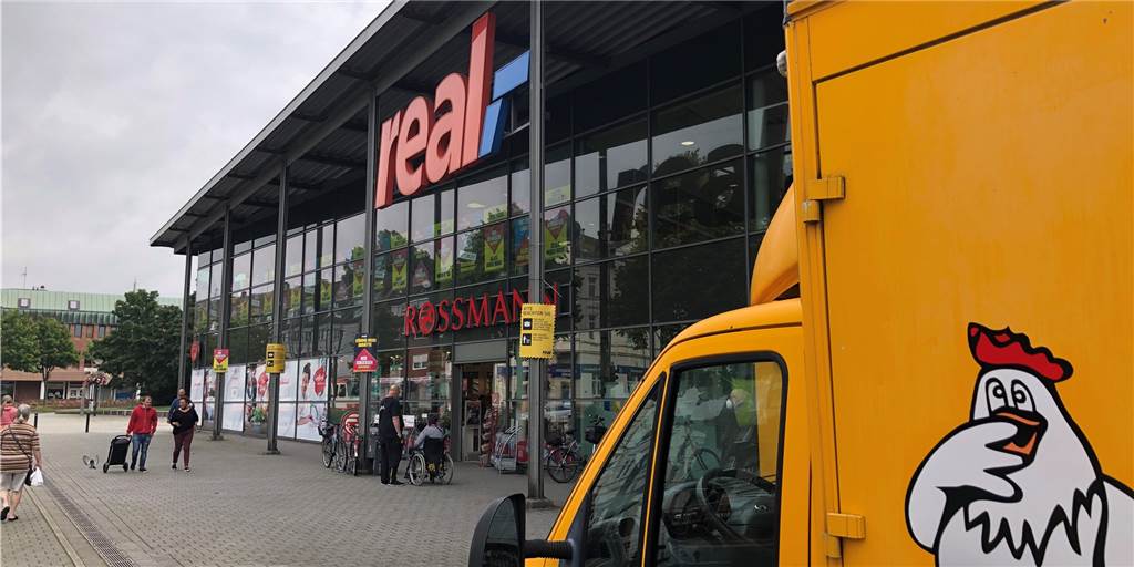 In Dortmund gibt es bald keinen Real-Markt mehr - wer übernimmt? Die drei Real-Märkte in Dortmund schließen bald - darunter ist auch dieser Real-Markt in der Evinger Mitte. Bisher gestalten sich die Aussichten für alle drei Standorte ganz unterschiedlich.