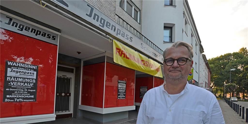 Räumungsverkauf: Bekanntes Schuhhaus schließt Stammsitz in Dortmund Oliver Ingenpass schließt das Stammhaus des Schuh-Fachgeschäfts. Leicht fällt ihm der Entschluss nicht. Am Donnerstag (26.8.) beginnt der mehrmonatige Räumungsverkauf.