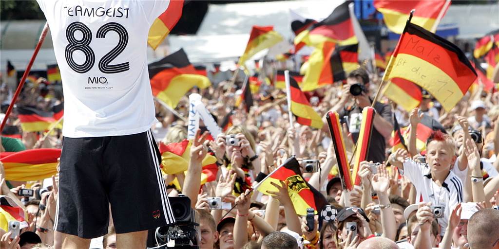 Kein Witz: TuS Bövinghausen verpflichtet deutschen WM-Held von 2006 als Spieler Kein Witz: TuS Bövinghausen verpflichtet deutschen WM-Held von 2006 als Spieler